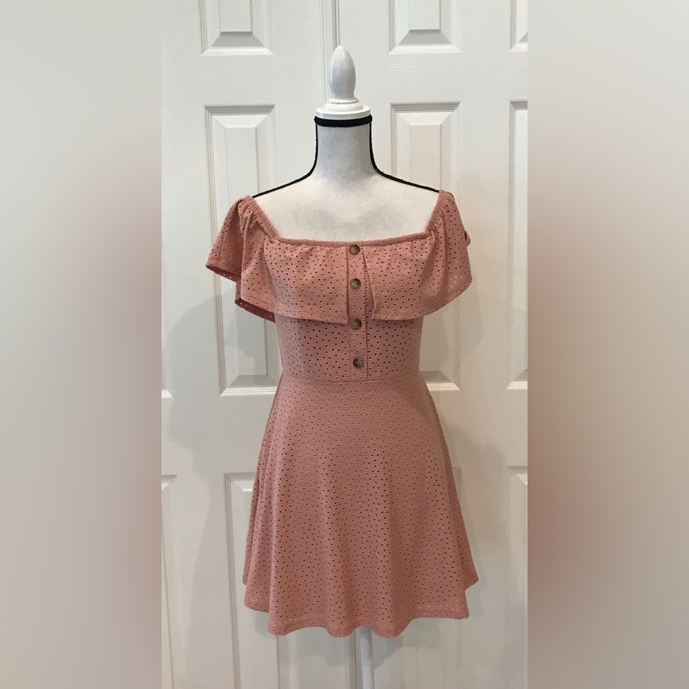 SPEECHLESS Off the Shoulders Blush Pink Dress w/ Pockets size: M